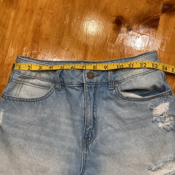 Sincerely Jules Women Light Blue Distressed Holes Raw Hem Denim Jean Shorts - Picture 5 of 6